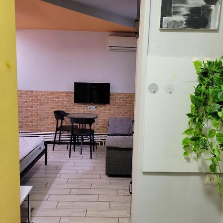 耶烈万 Мини Дом Целиком Около Мед Центра Астхик酒店 外观 照片