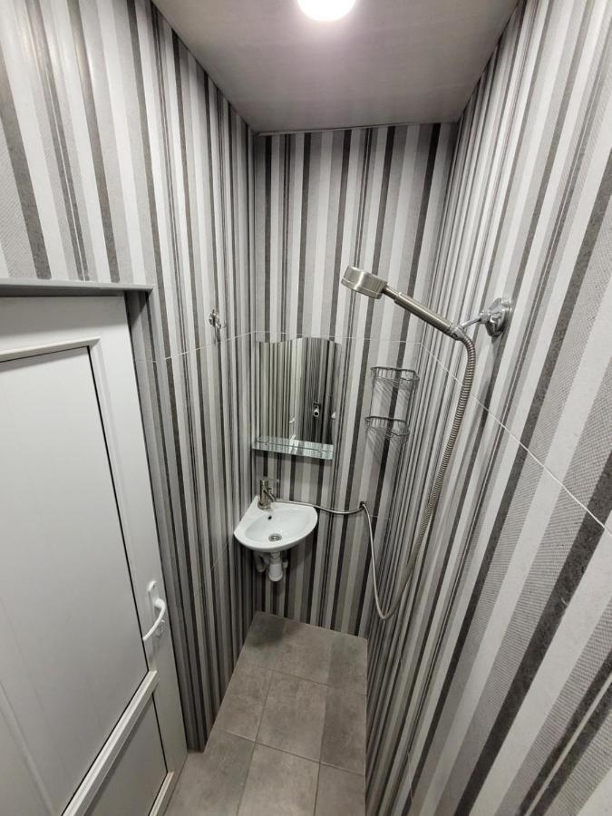 耶烈万 Мини Дом Целиком Около Мед Центра Астхик酒店 外观 照片
